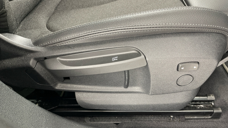 BMW 1 Series 118i [136] Sport 5dr Step Auto [Live Cockpit Pro] Petrol Hatchback